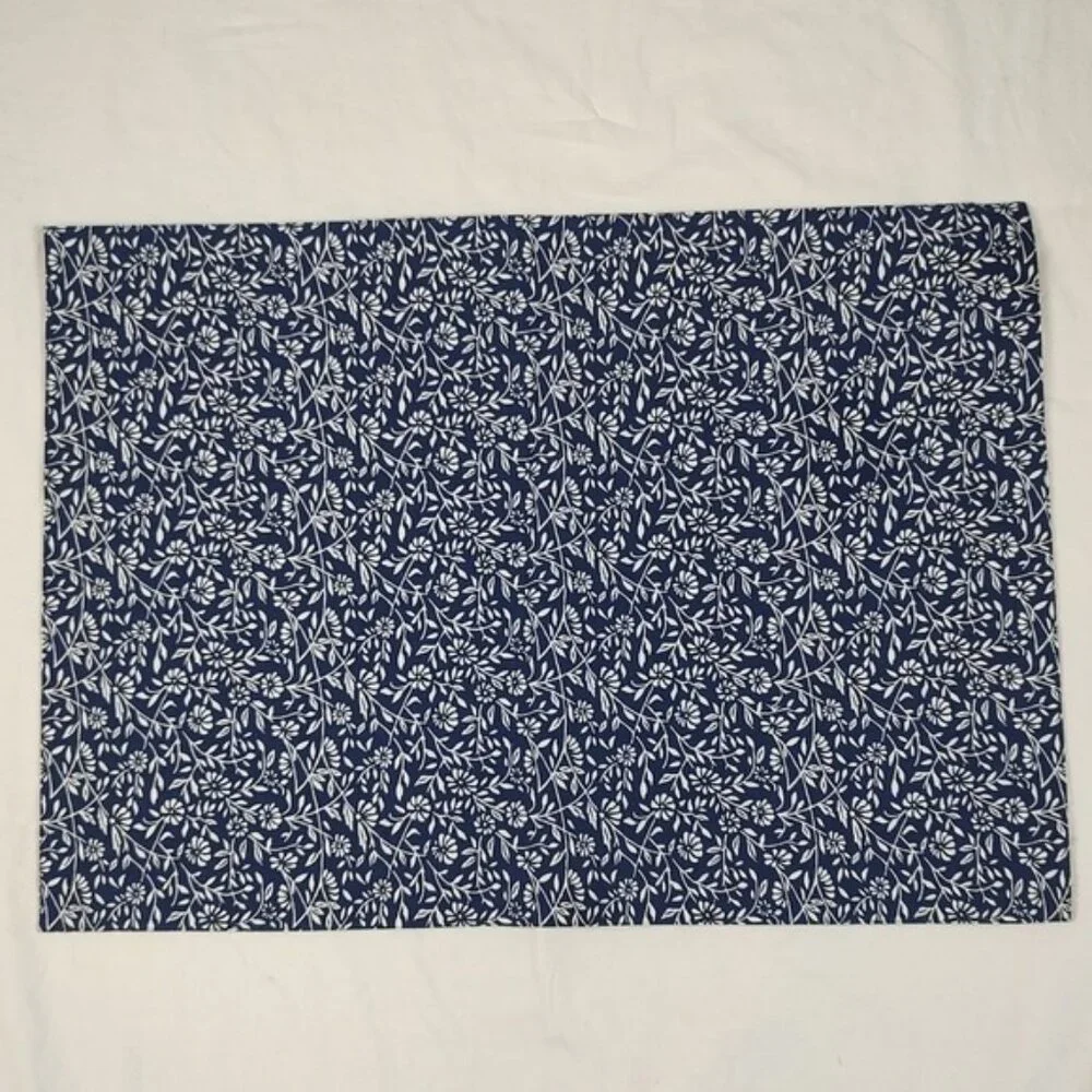 4 Williams Sonoma Blue White Ditsy Floral Cotton Placemats 14